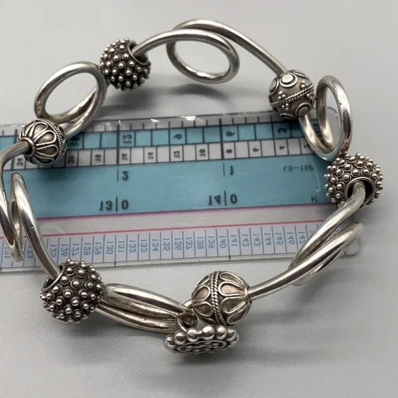Unique sterling silver bangle bracelet with decorative sterling beads 🌸 - Picture 4 of 8
